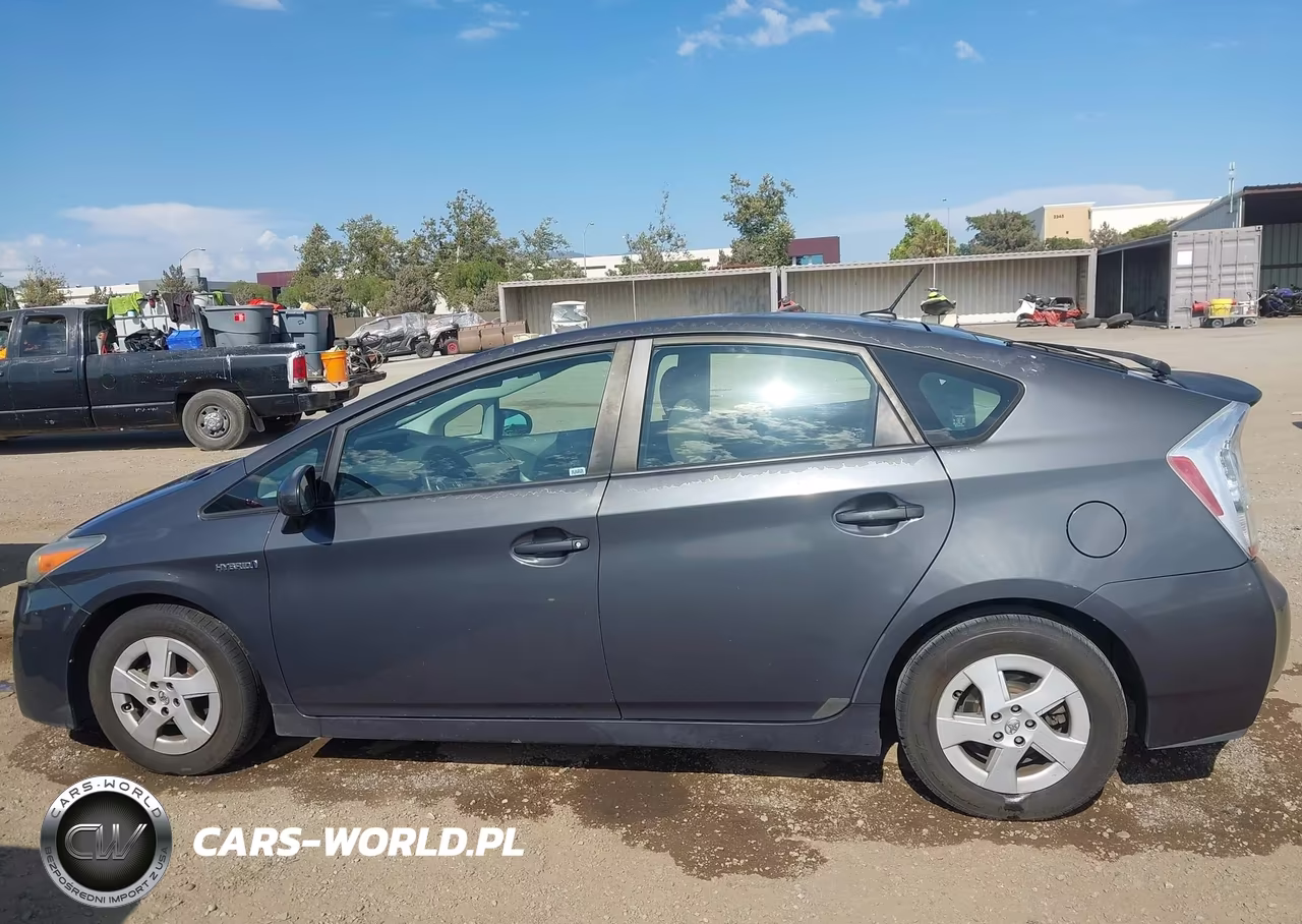 2011 Toyota Prius Two VIN:JTDKN3DUXB0251300 - 14