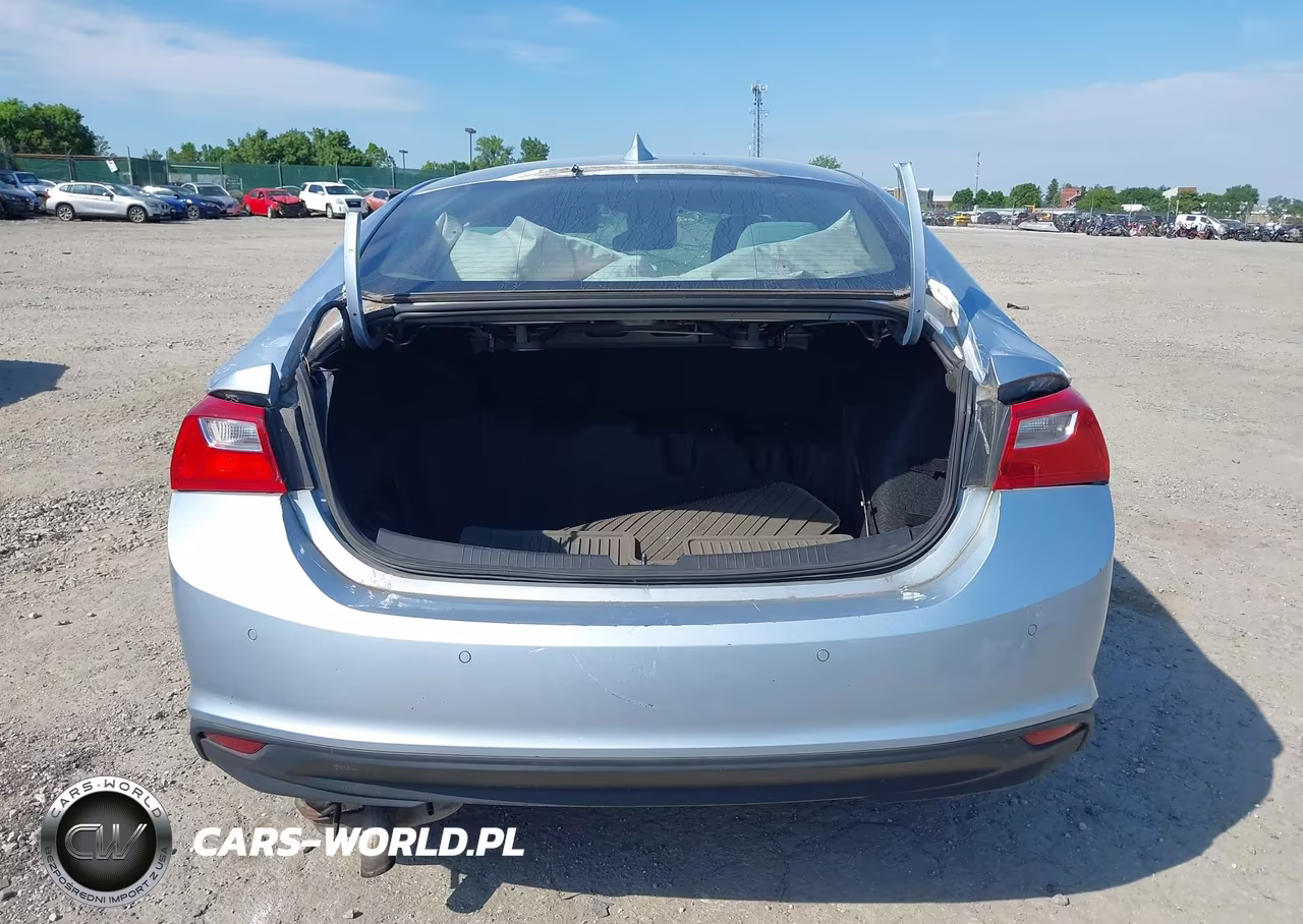 2018 Chevrolet Malibu Hybrid VIN:1G1ZF5SU3JF153482 - 15