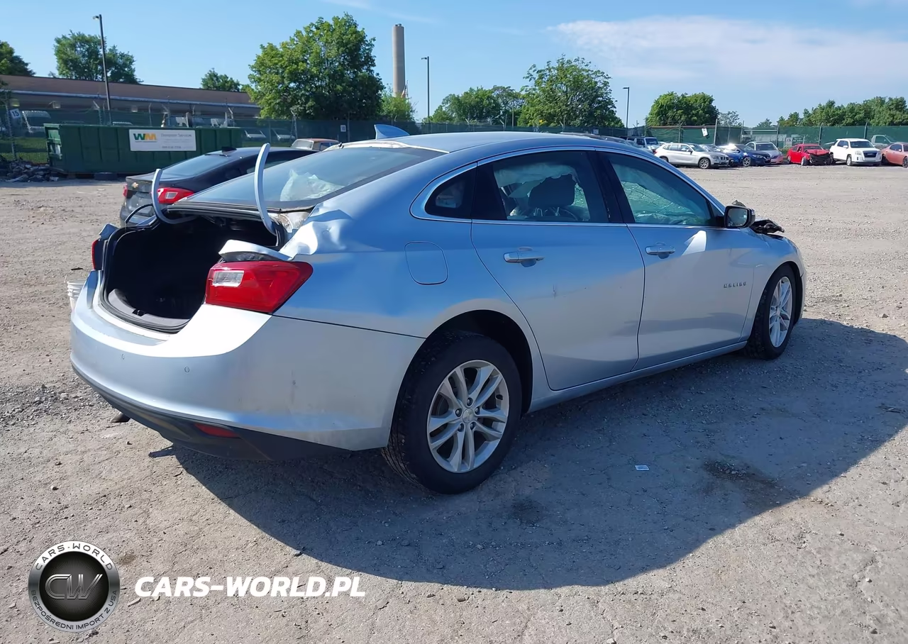 2018 Chevrolet Malibu Hybrid VIN:1G1ZF5SU3JF153482 - 4
