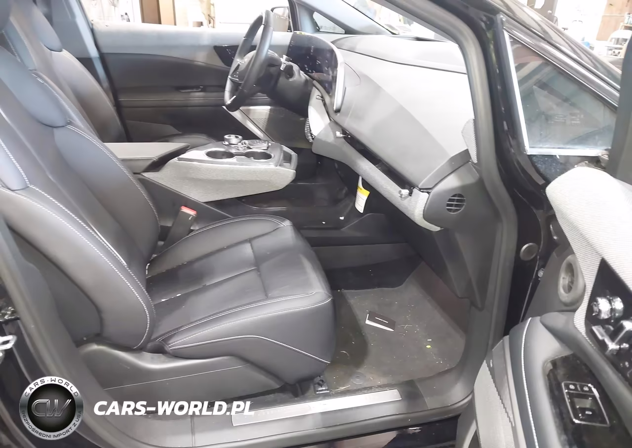 2025 Cadillac Optiq Luxury 2 Awd VIN:3GYK3DMR2SS255125 - 5