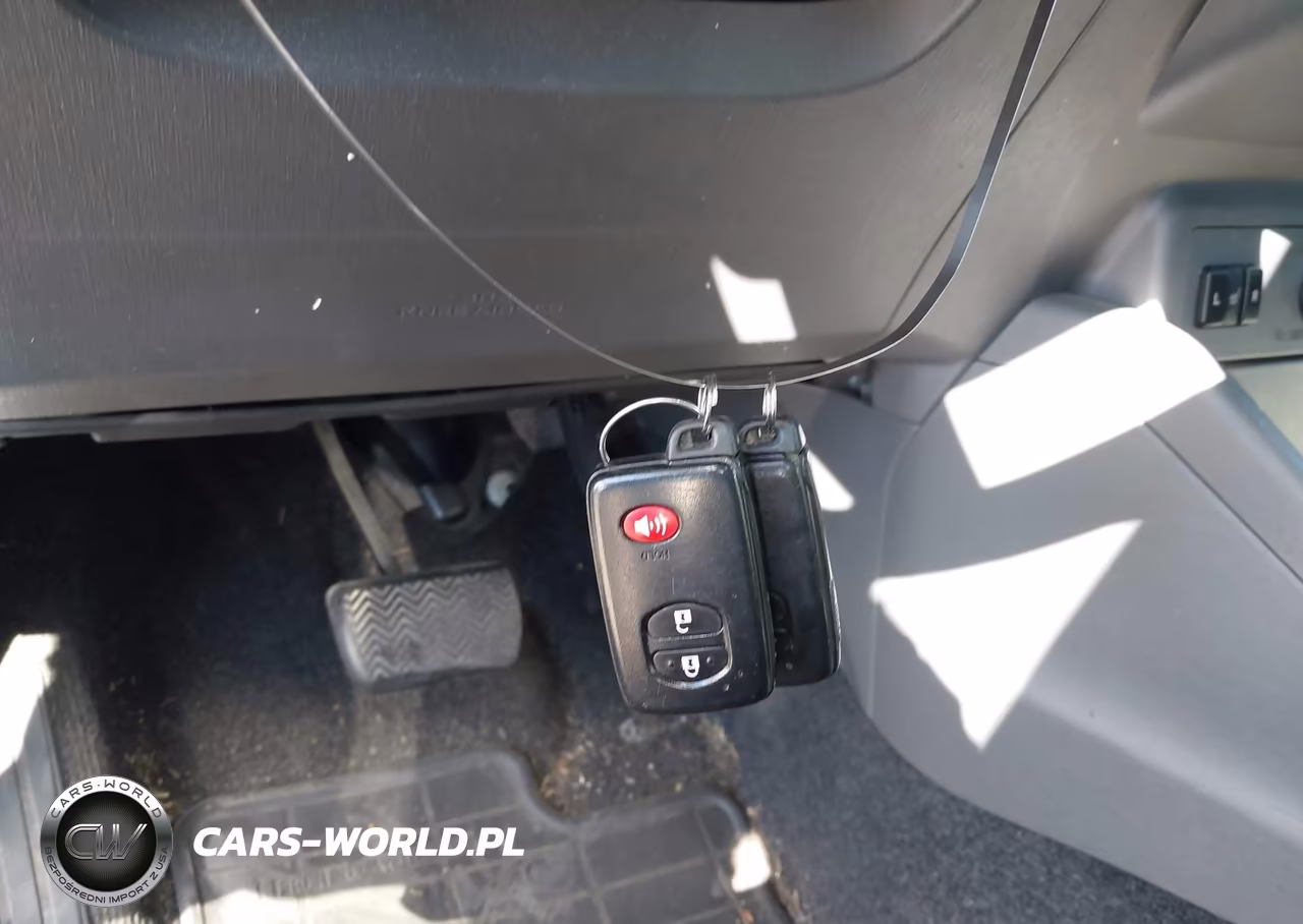 2012 Toyota Prius V Five VIN:JTDZN3EU2C3165976 - 11