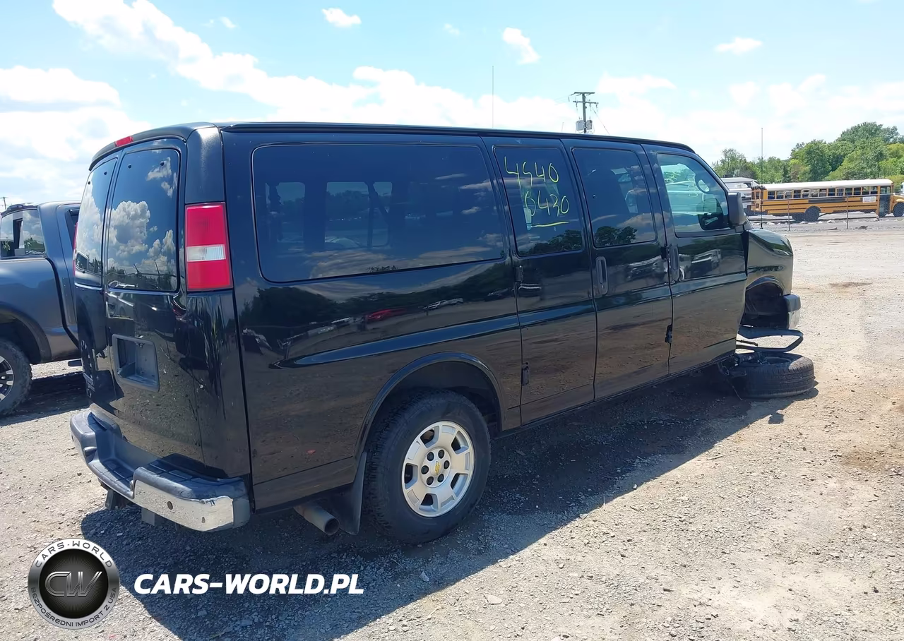 2014 Chevrolet Express 1500 Lt VIN:1GNSHCF47E1194418 - 4