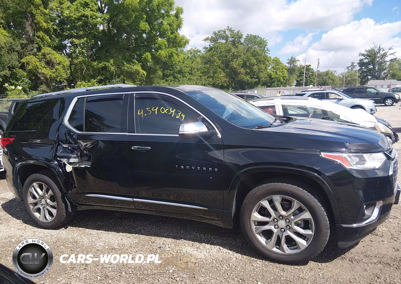 2018 Chevrolet Traverse Premier VIN:1GNERKKW2JJ284372 - 13