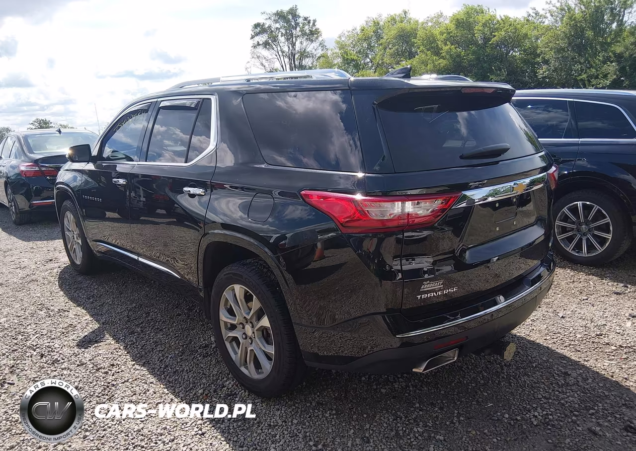 2018 Chevrolet Traverse Premier VIN:1GNERKKW2JJ284372 - 3