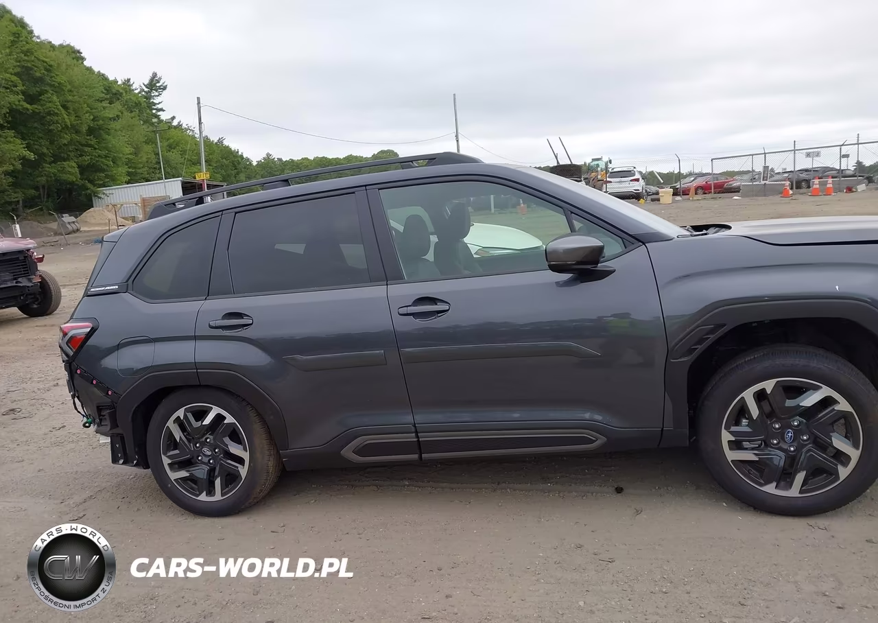 2025 Subaru Forester Limited VIN:JF2SLDRC8SH617933 - 13