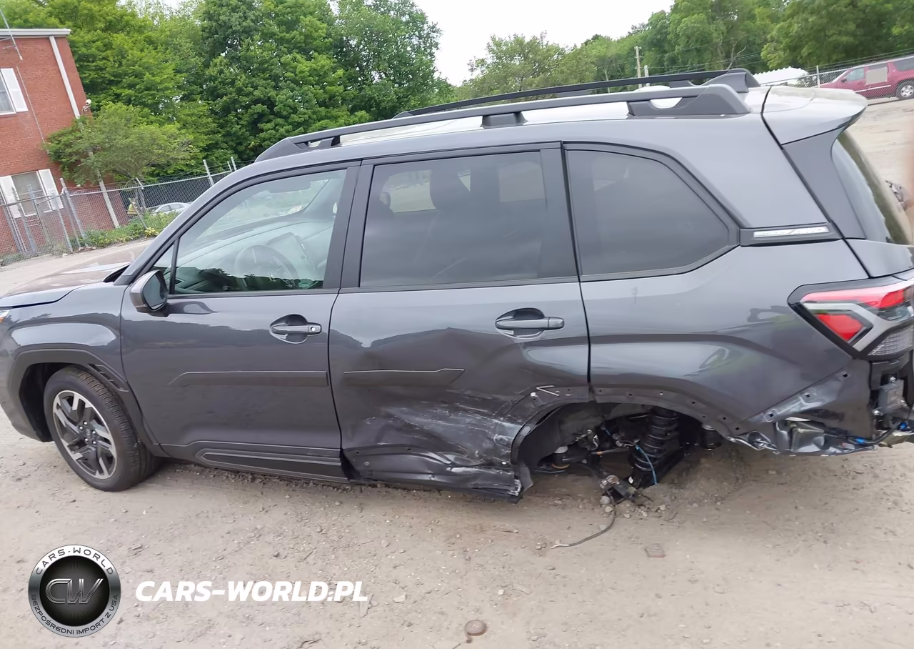 2025 Subaru Forester Limited VIN:JF2SLDRC8SH617933 - 14