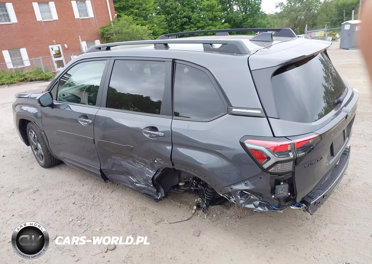 2025 Subaru Forester Limited VIN:JF2SLDRC8SH617933 - 3