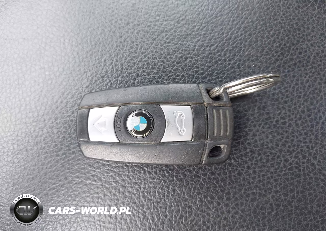 2011 BMW 328I VIN:WBAPH5C5XBA441043 - 11