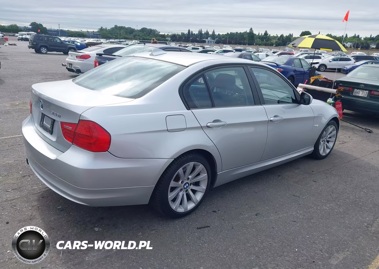 2011 BMW 328I VIN:WBAPH5C5XBA441043 - 4