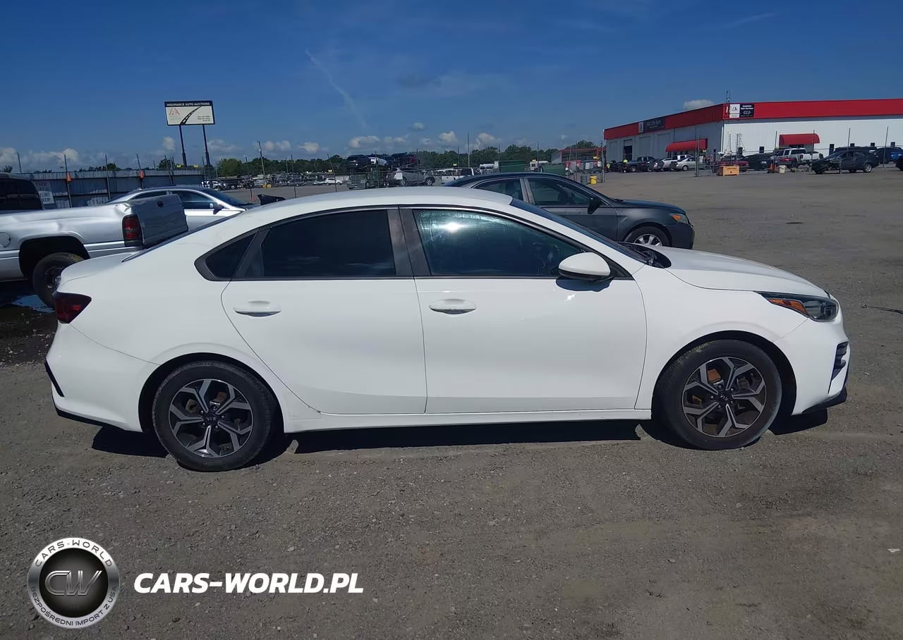 2019 Kia Forte Lxs VIN:3KPF24AD0KE013418 - 13