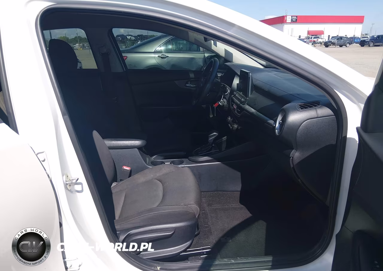 2019 Kia Forte Lxs VIN:3KPF24AD0KE013418 - 5