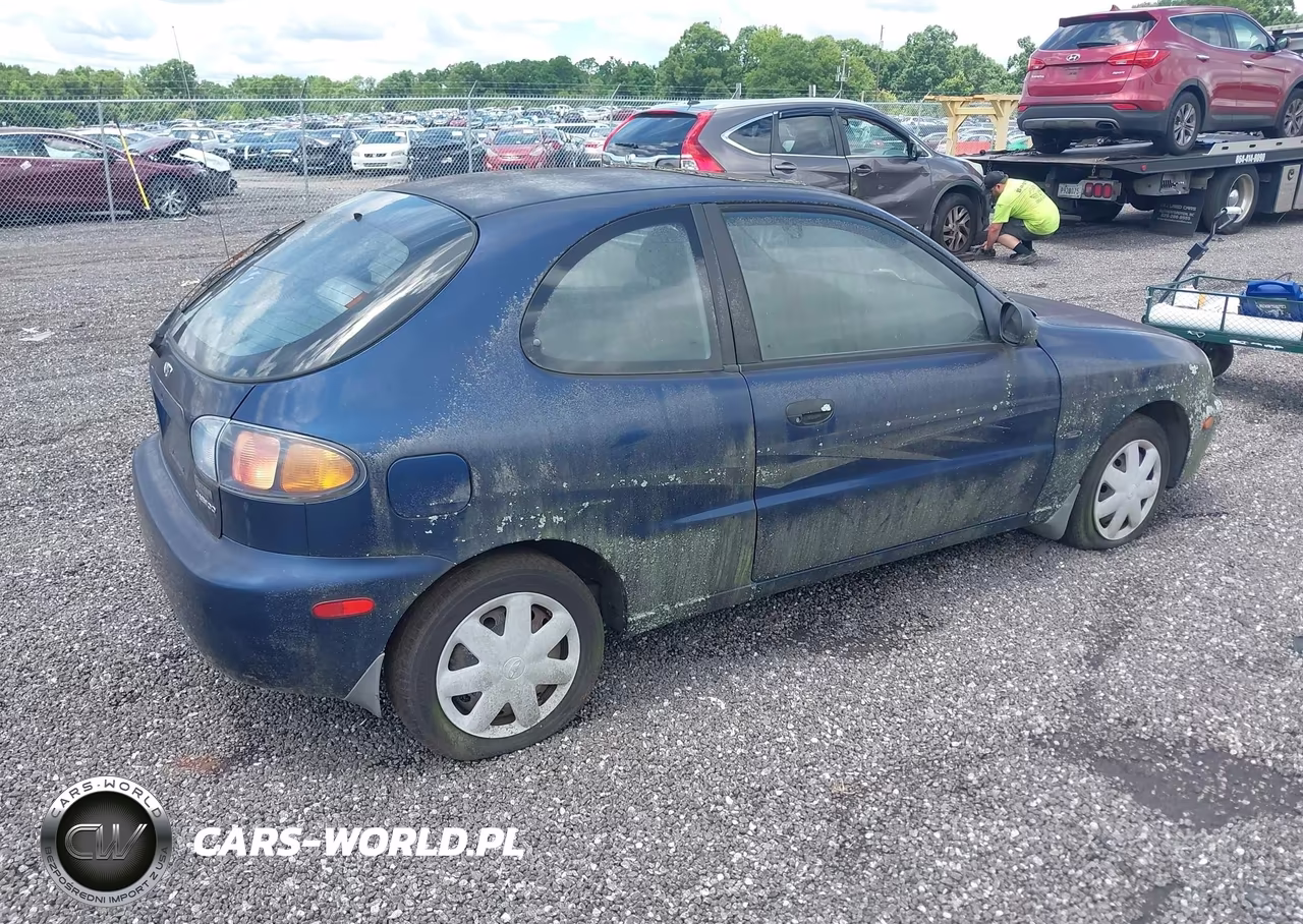 2001 Daewoo Lanos S VIN:KLATA22671B653638 - 4