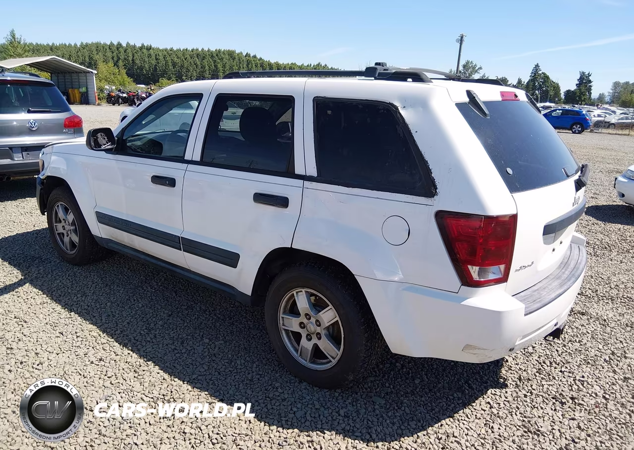 2005 Jeep Grand Cherokee Laredo VIN:1J4GR48K95C710287 - 3