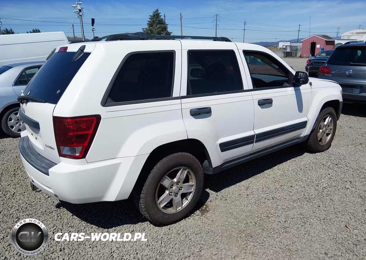 2005 Jeep Grand Cherokee Laredo VIN:1J4GR48K95C710287 - 4