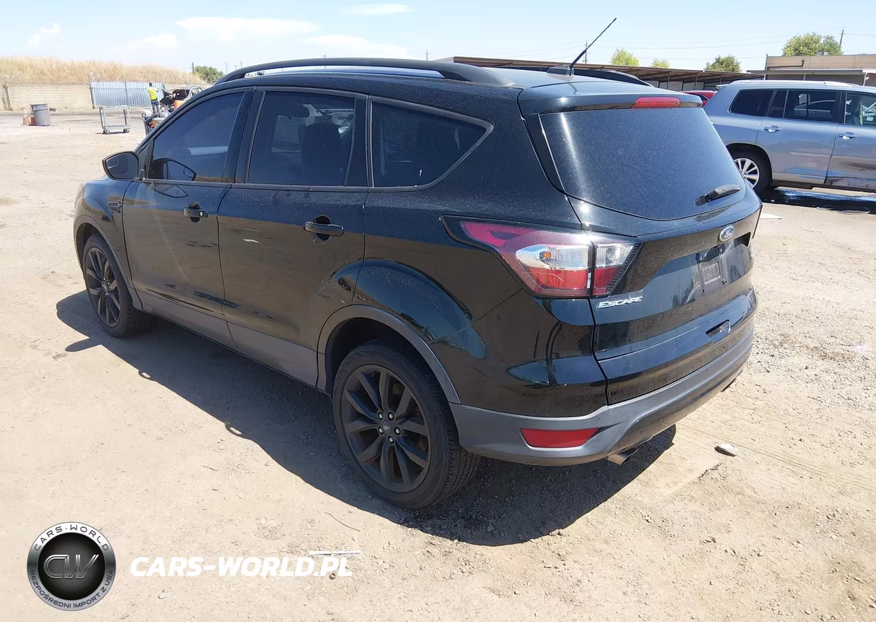 2018 Ford Escape Se VIN:1FMCU9GDXJUB73870 - 3
