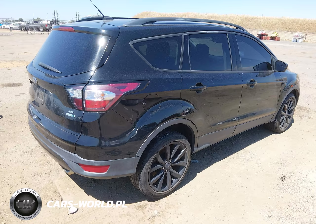 2018 Ford Escape Se VIN:1FMCU9GDXJUB73870 - 4