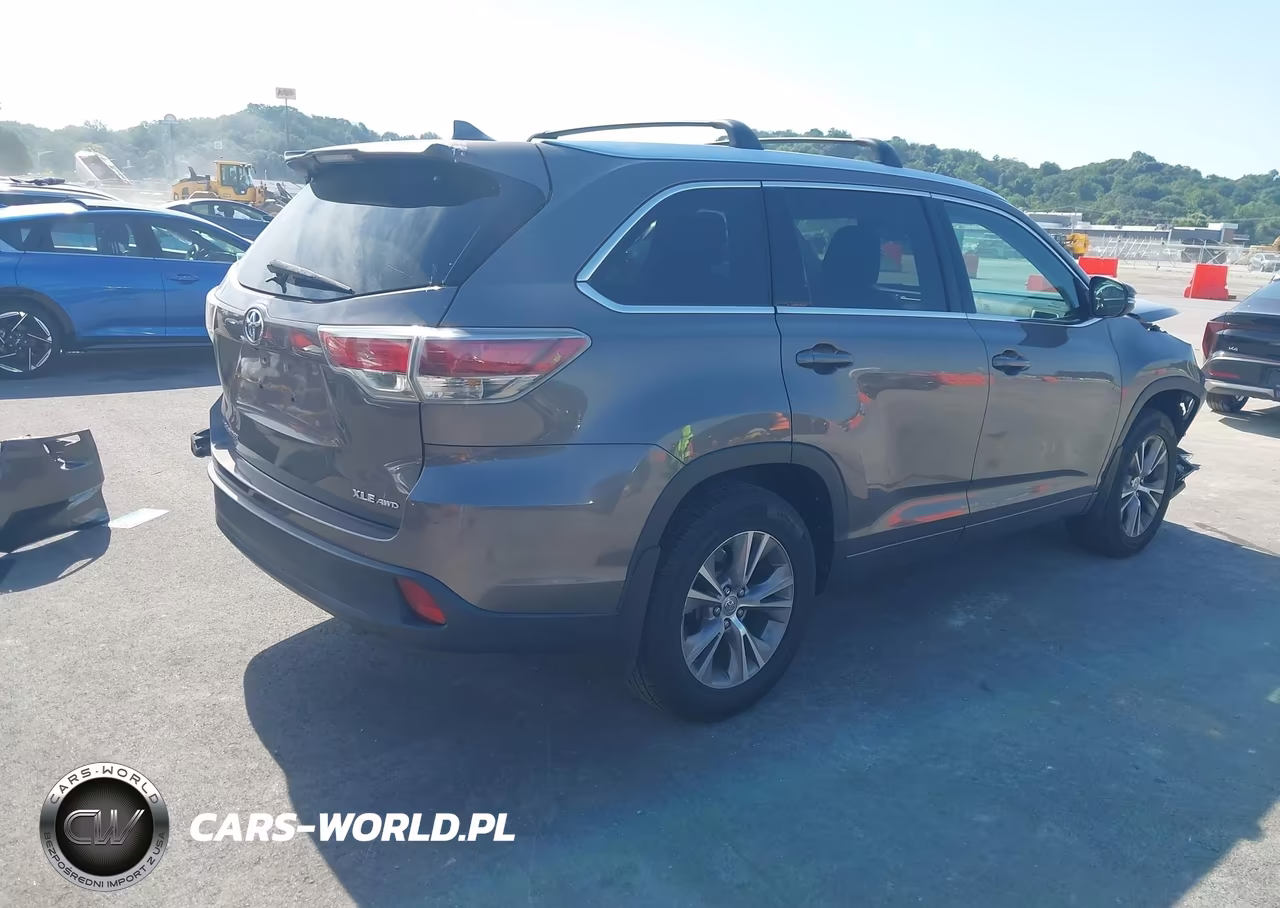 2014 Toyota Highlander Xle V6 VIN:5TDJKRFH3ES020327 - 4