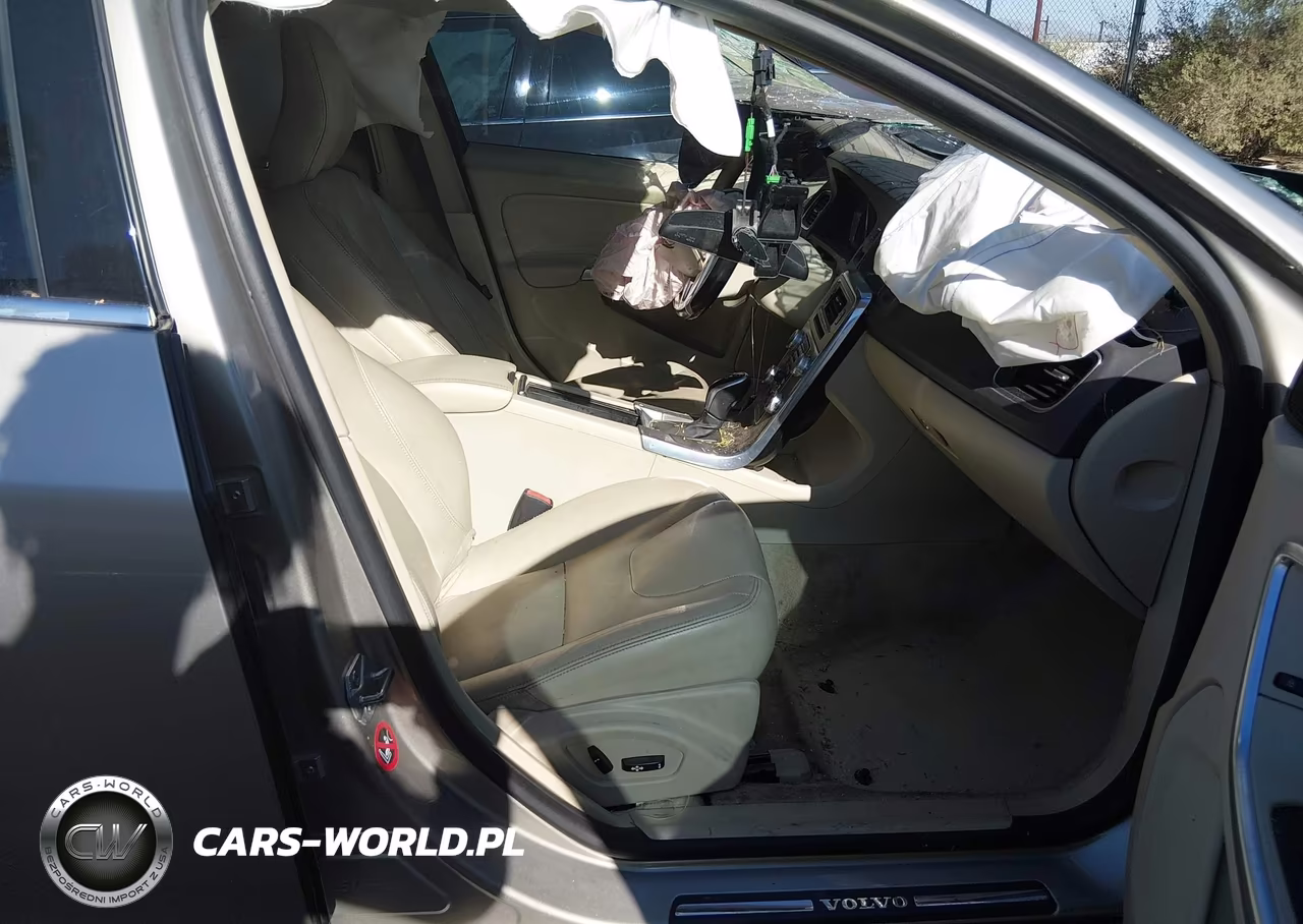 2015 Volvo S60 T5 Premier VIN:YV140MFK3F2335746 - 5