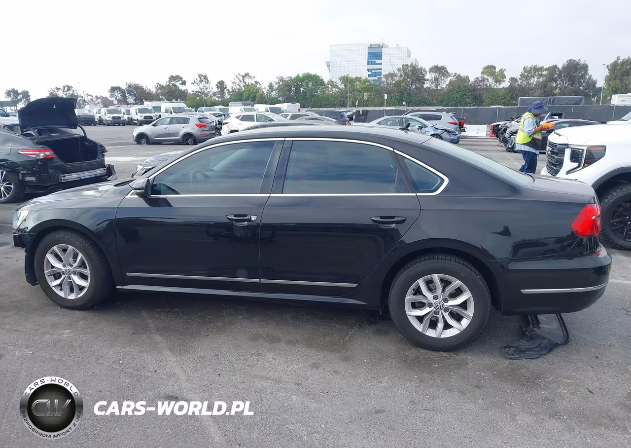 2016 Volkswagen Passat 1.8T S VIN:1VWAT7A31GC026111 - 14