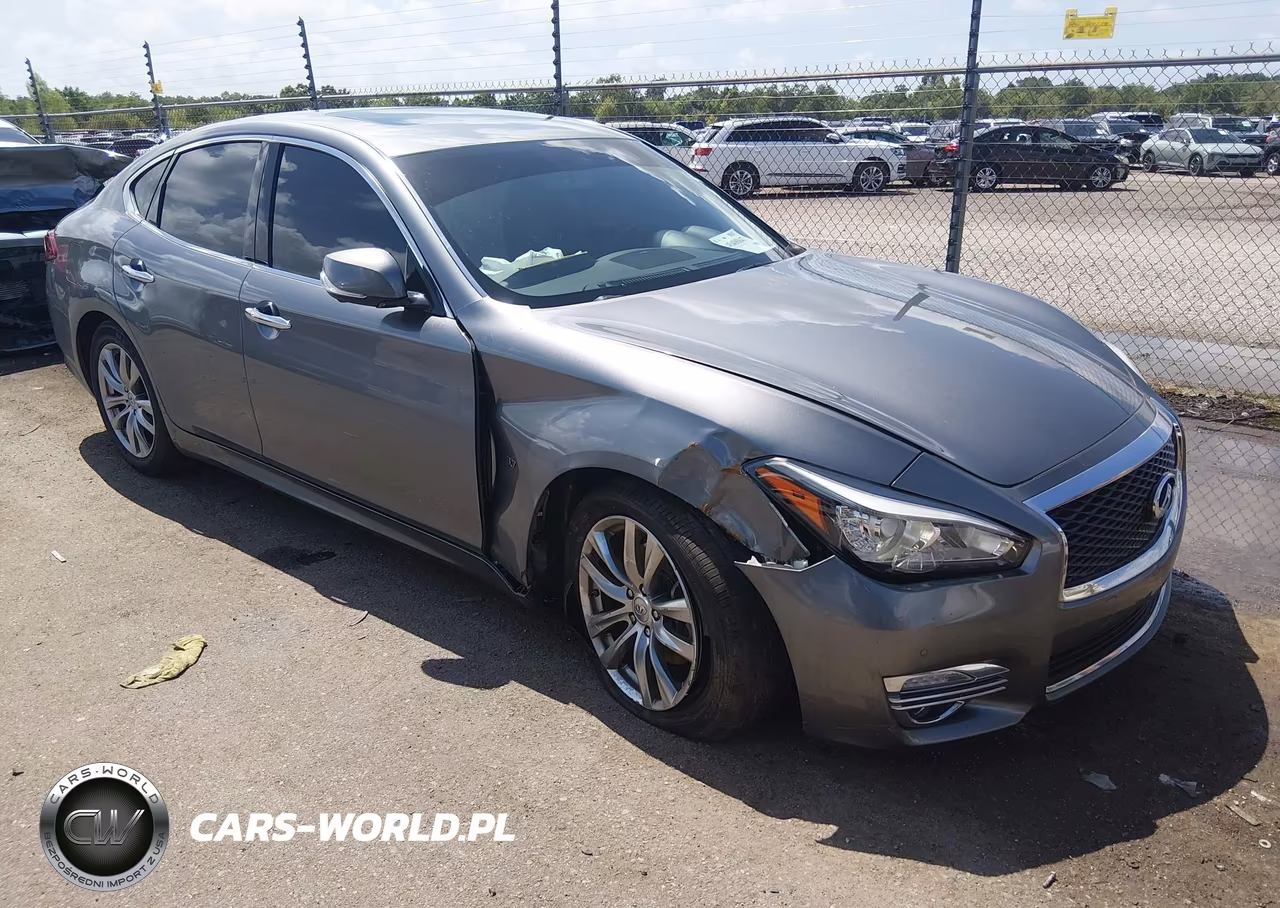 2015 Infiniti Q70 3.7