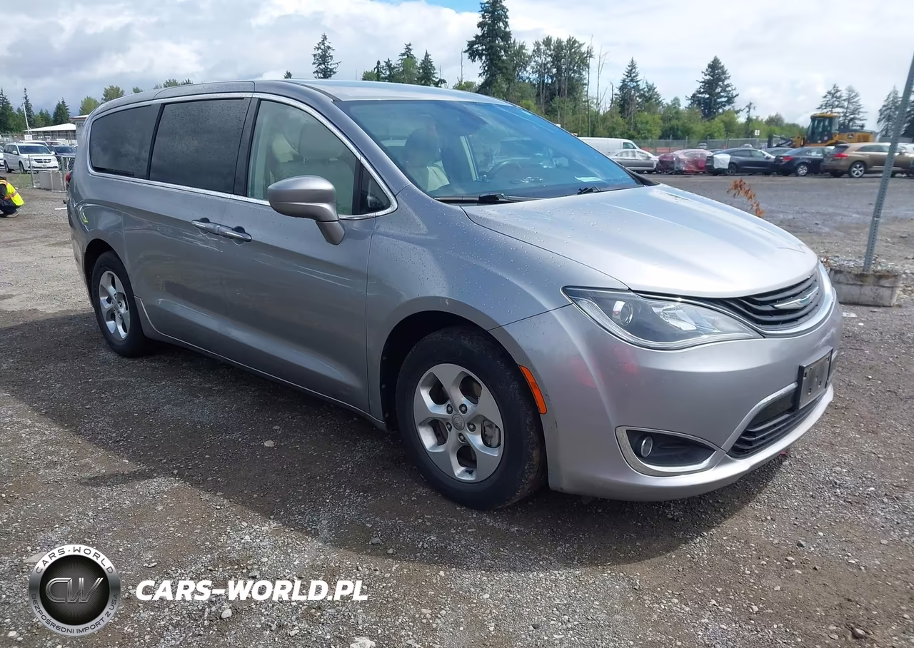 2018 Chrysler Pacifica Hybrid Touring Plus
