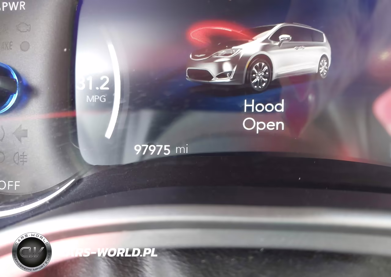 2018 Chrysler Pacifica Hybrid Touring Plus VIN:2C4RC1H7XJR289725 - 19