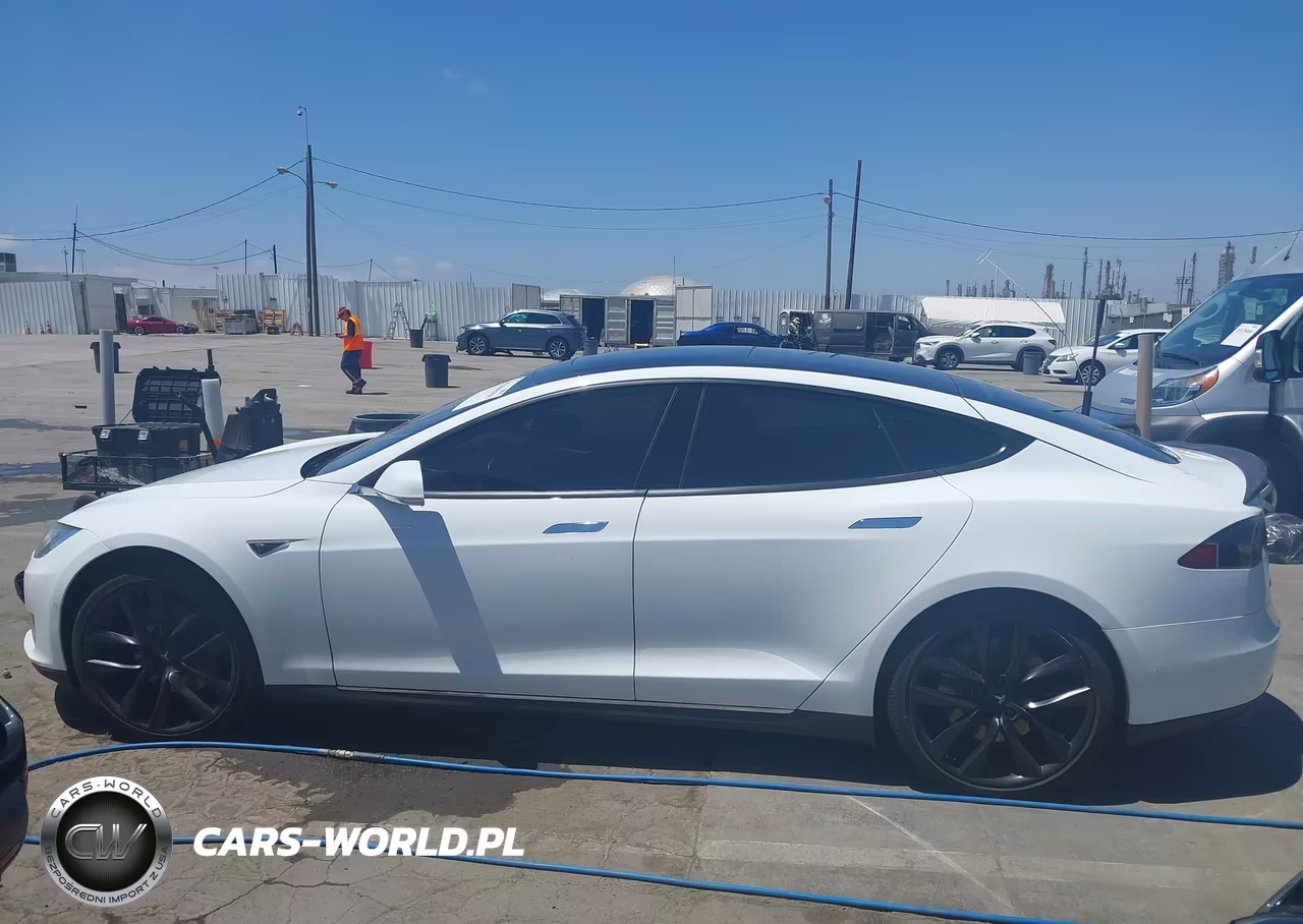 2015 Tesla Model S 60-70-85 VIN:5YJSA1E14FF107270 - 13
