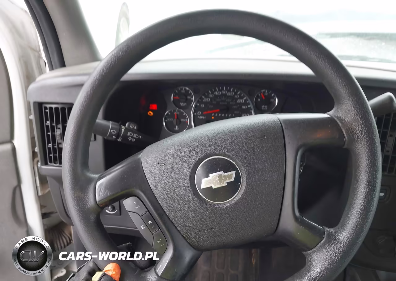 2008 Chevrolet Express Cutaway Work Van VIN:1GBJG31K981169946 - 13