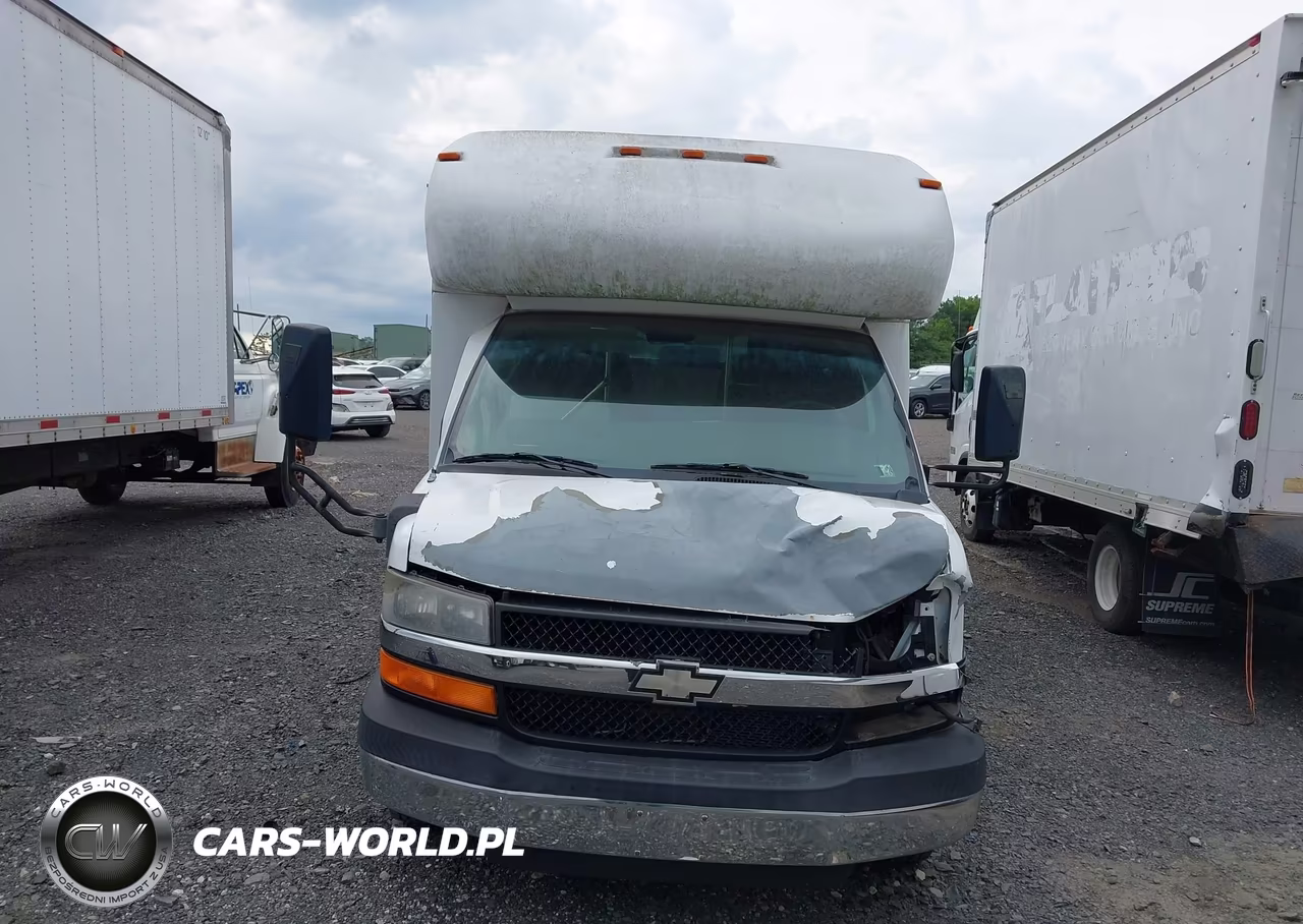 2008 Chevrolet Express Cutaway Work Van VIN:1GBJG31K981169946 - 15