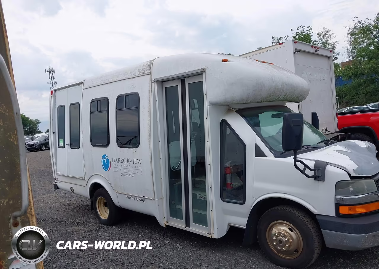 2008 Chevrolet Express Cutaway Work Van VIN:1GBJG31K981169946 - 16