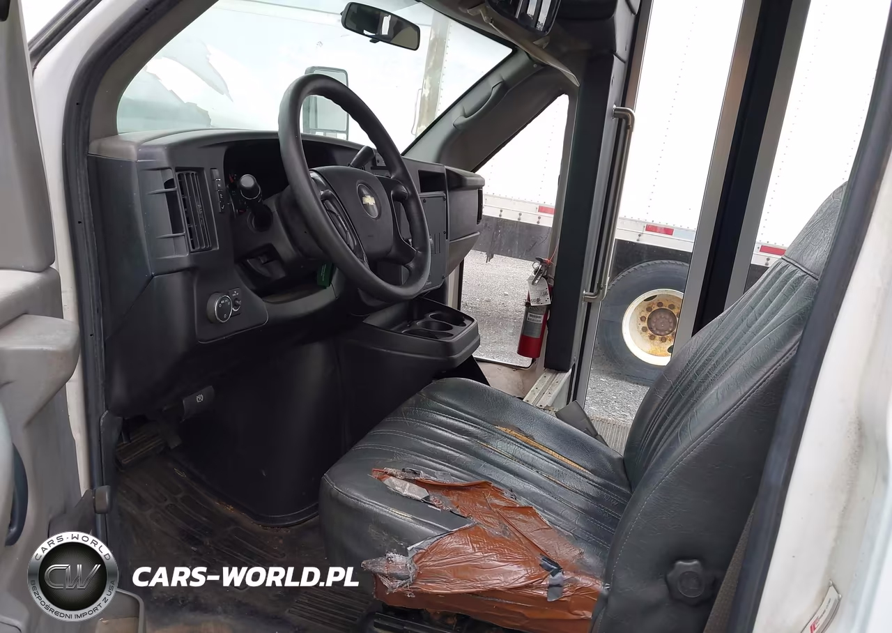 2008 Chevrolet Express Cutaway Work Van VIN:1GBJG31K981169946 - 19