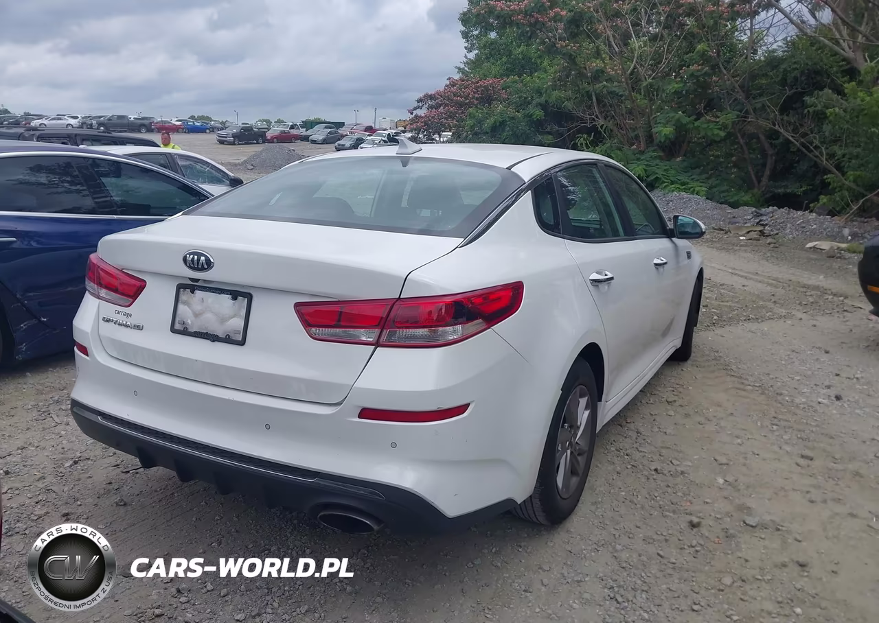 2019 Kia Optima Lx VIN:5XXGT4L35KG325246 - 4