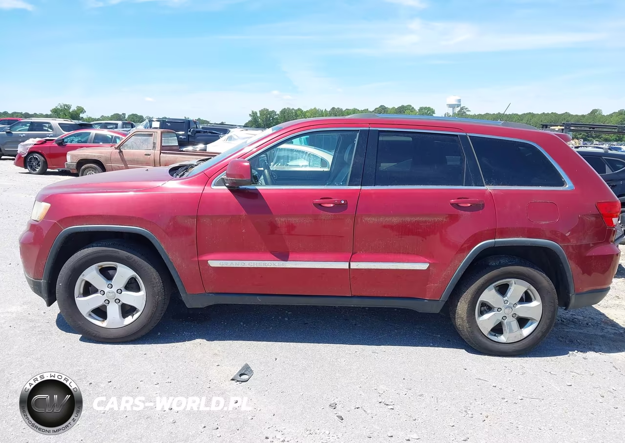 2013 Jeep Grand Cherokee Laredo VIN:1C4RJEAG9DC588739 - 13