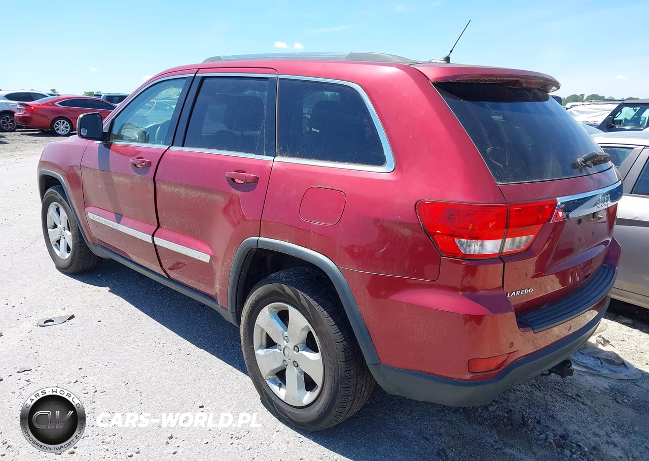 2013 Jeep Grand Cherokee Laredo VIN:1C4RJEAG9DC588739 - 3