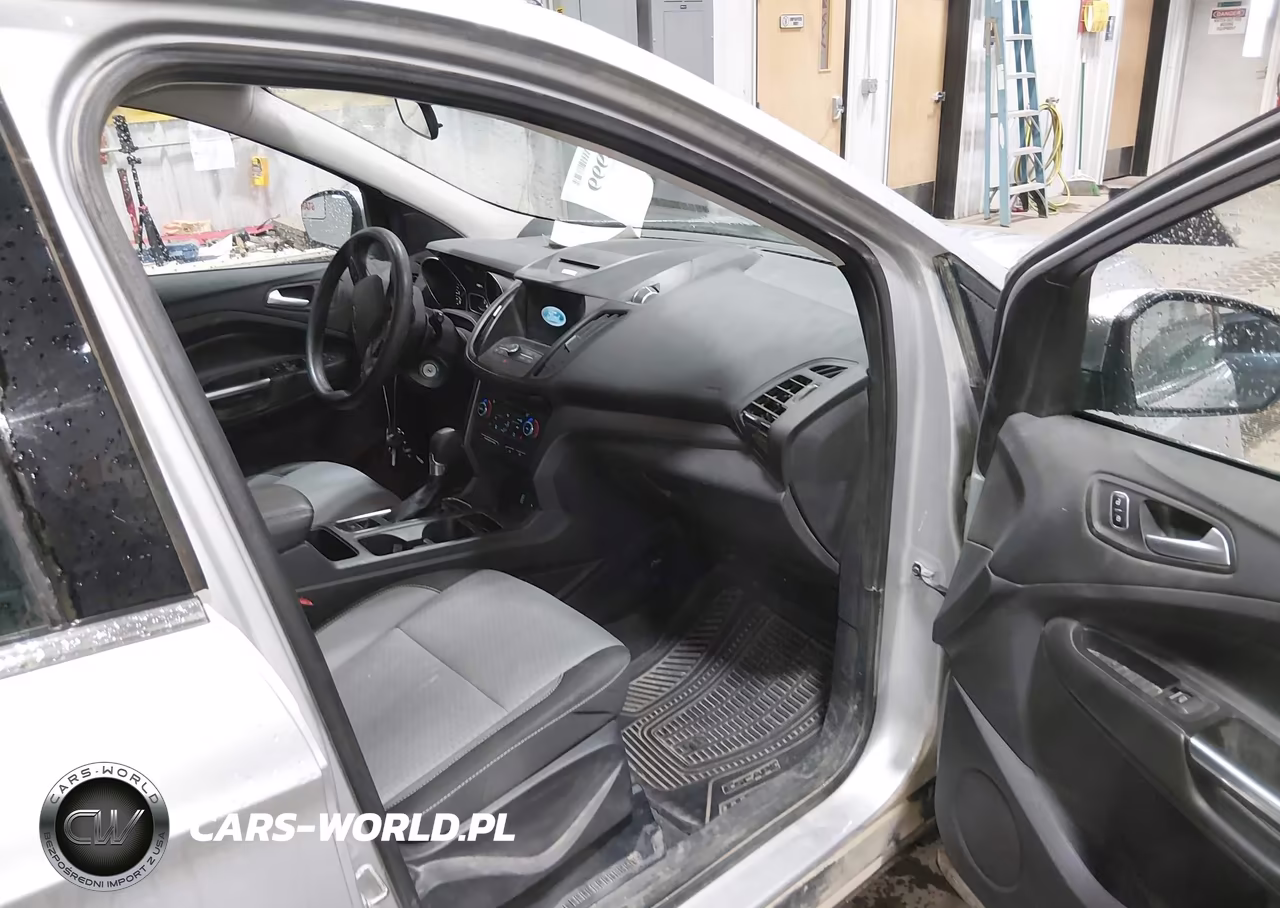 2017 Ford Escape Se VIN:1FMCU0GD7HUB43831 - 5