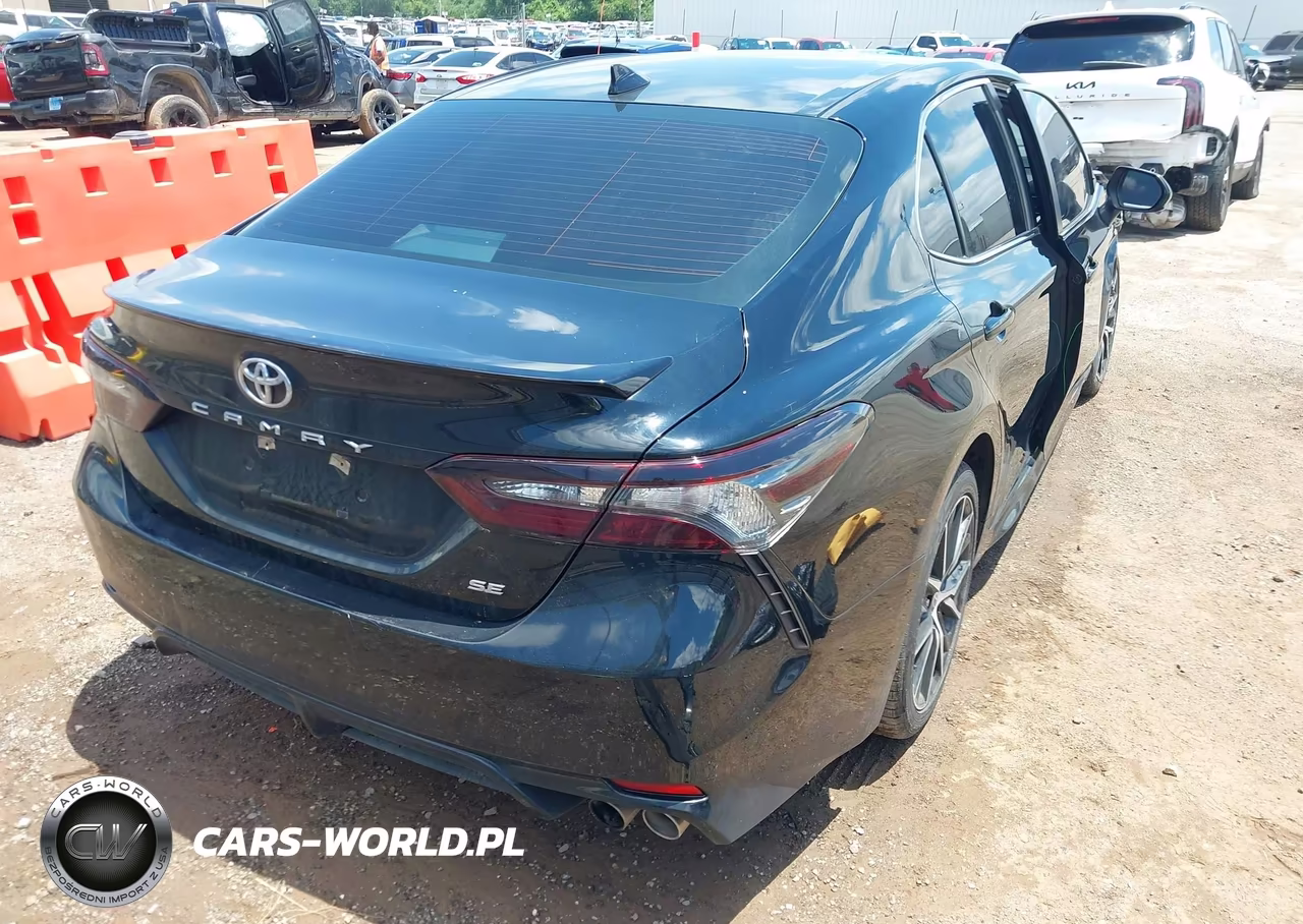 2021 Toyota Camry Se VIN:4T1G11AK5MU585945 - 4