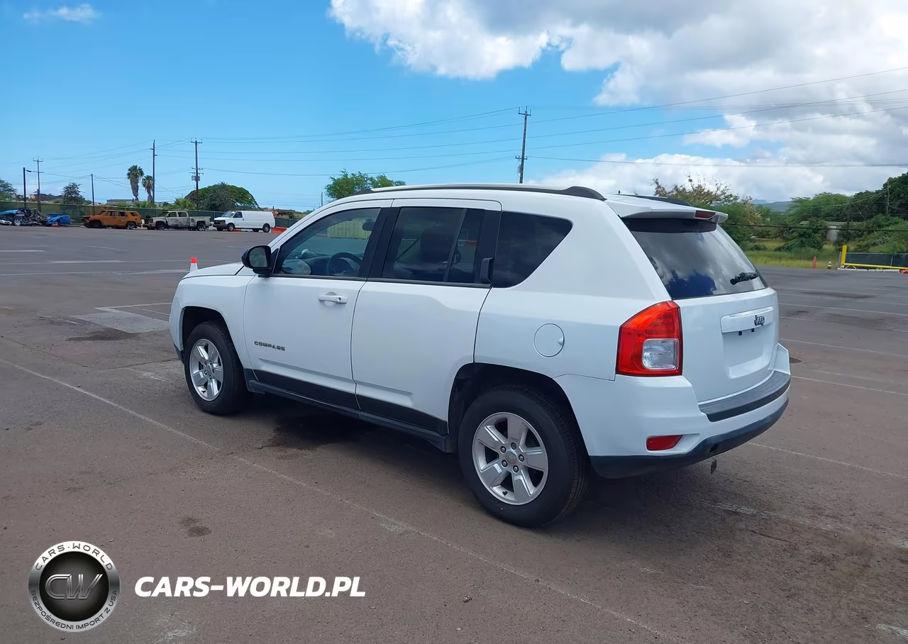 2014 Jeep Compass Sport VIN:1C4NJCBA4ED881778 - 3