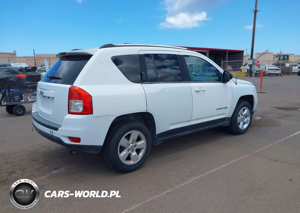 2014 Jeep Compass Sport VIN:1C4NJCBA4ED881778 - 4