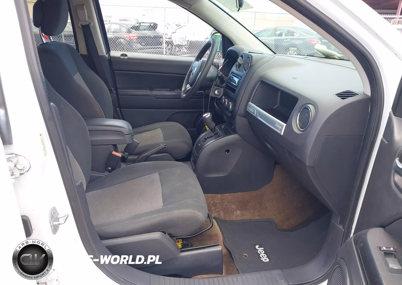 2014 Jeep Compass Sport VIN:1C4NJCBA4ED881778 - 5