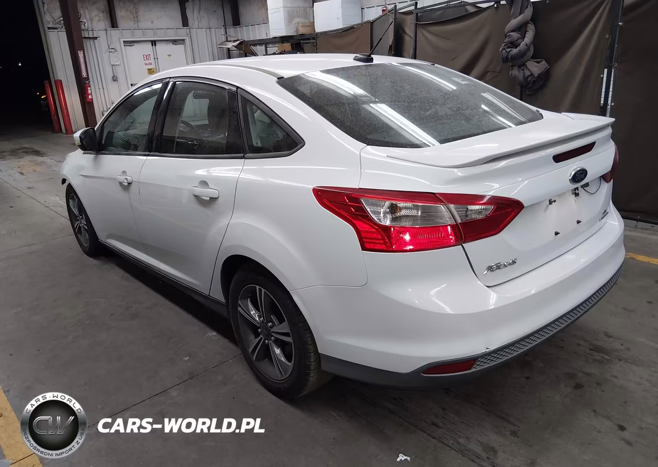 2014 Ford Focus Se VIN:1FADP3F25EL343678 - 3