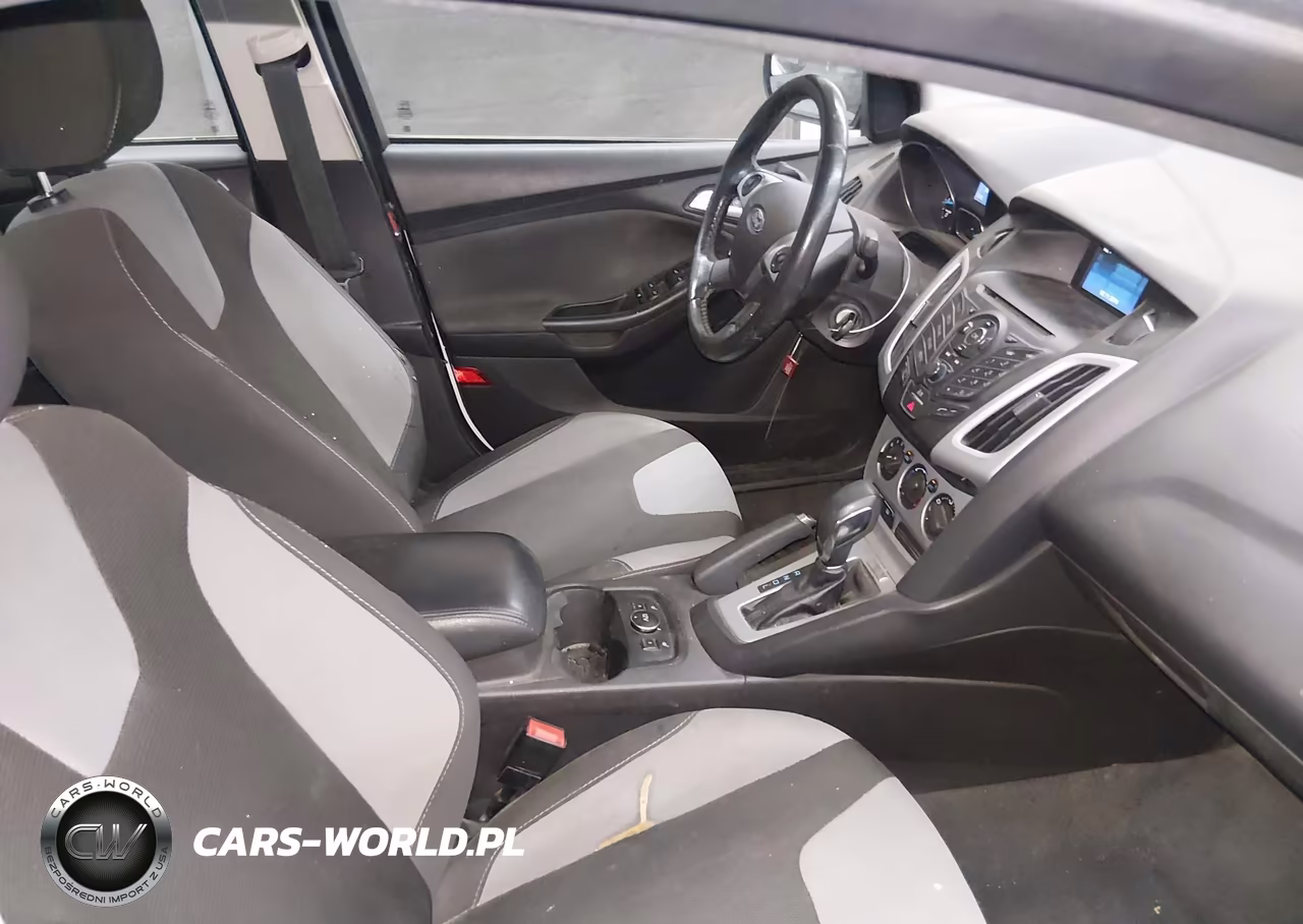 2014 Ford Focus Se VIN:1FADP3F25EL343678 - 5