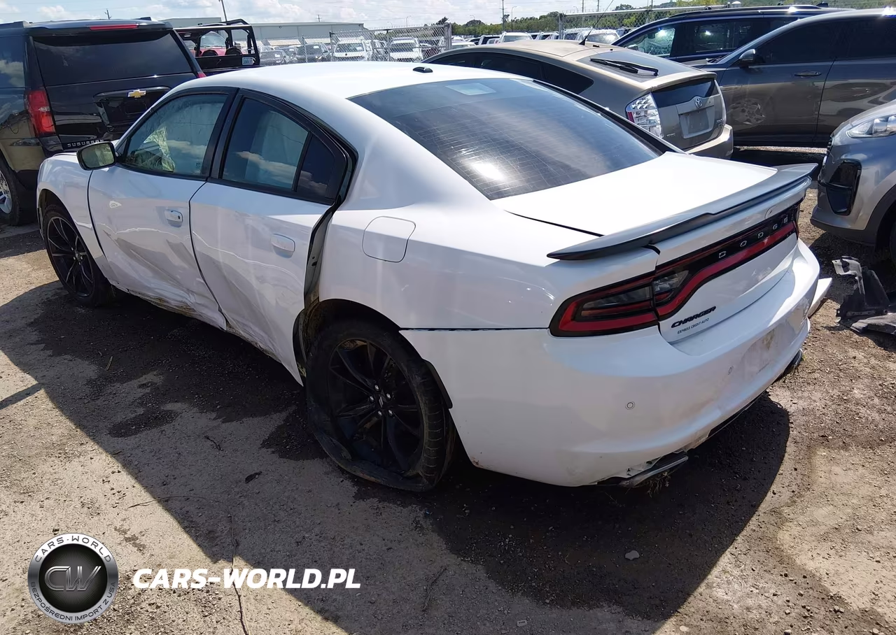 2018 Dodge Charger Sxt Rwd VIN:2C3CDXBG3JH135592 - 3