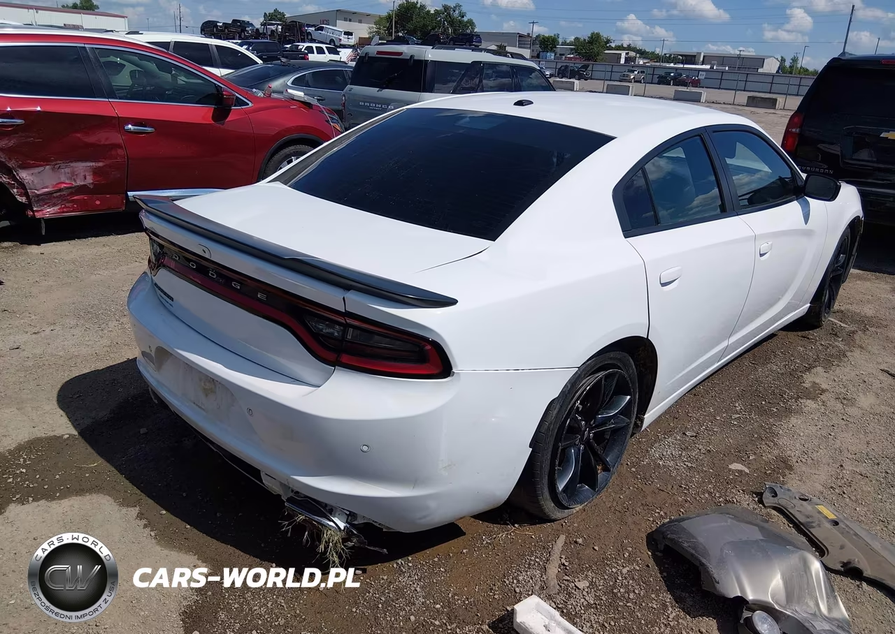 2018 Dodge Charger Sxt Rwd VIN:2C3CDXBG3JH135592 - 4