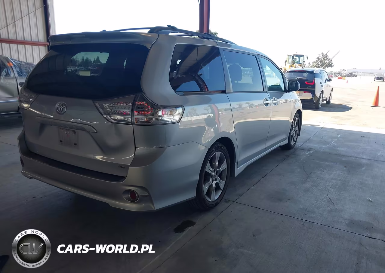 2014 Toyota Sienna Se 8 Passenger VIN:5TDXK3DC6ES472481 - 4