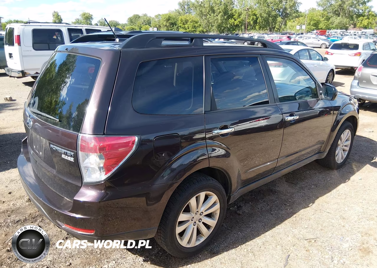 2013 Subaru Forester 2.5X Premium VIN:JF2SHADC4DH444499 - 4
