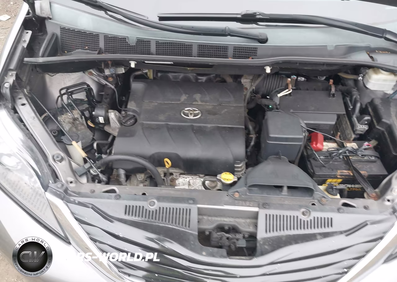 2011 Toyota Sienna Limited VIN:5TDDK3DC8BS028646 - 10