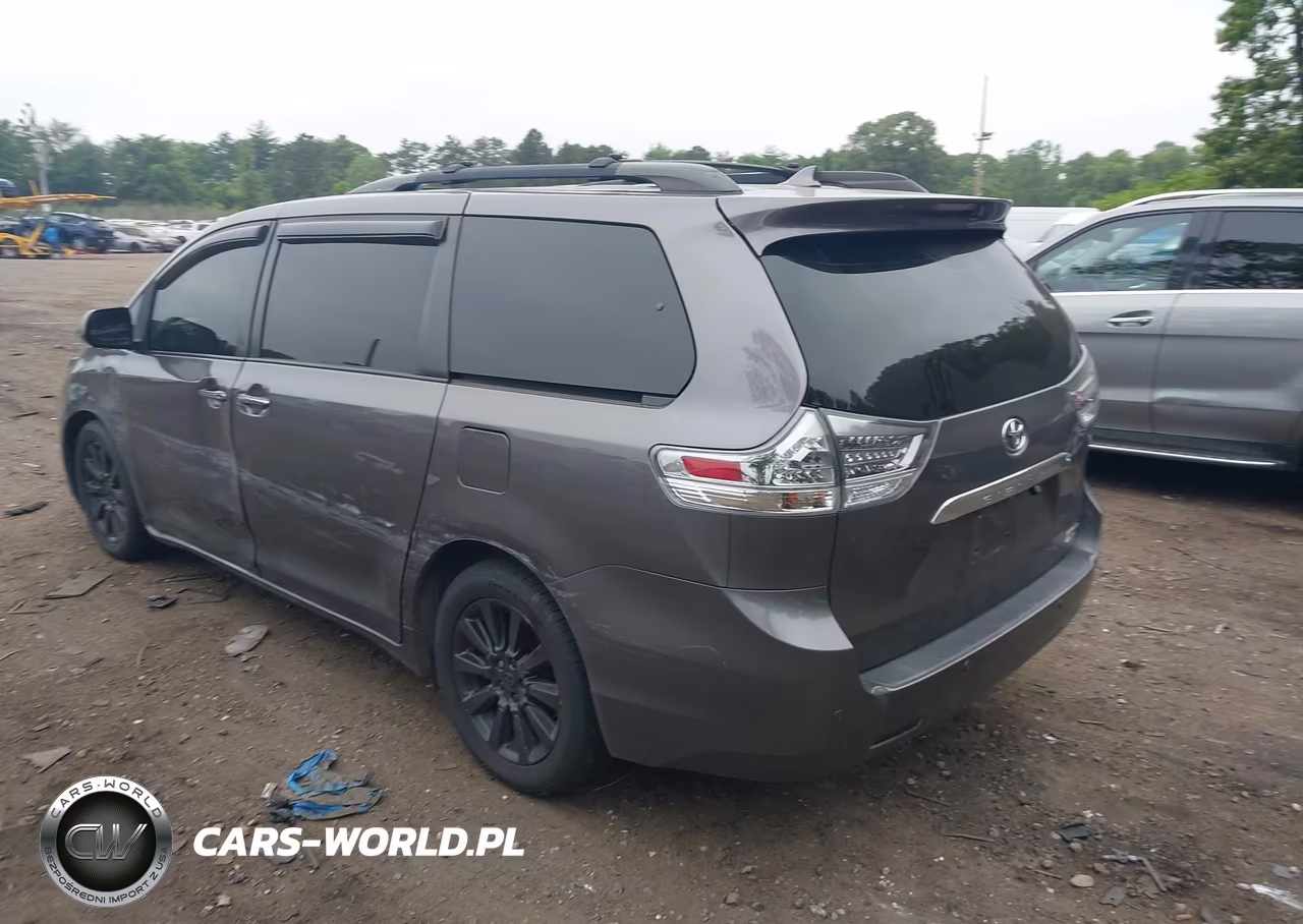 2011 Toyota Sienna Limited VIN:5TDDK3DC8BS028646 - 3