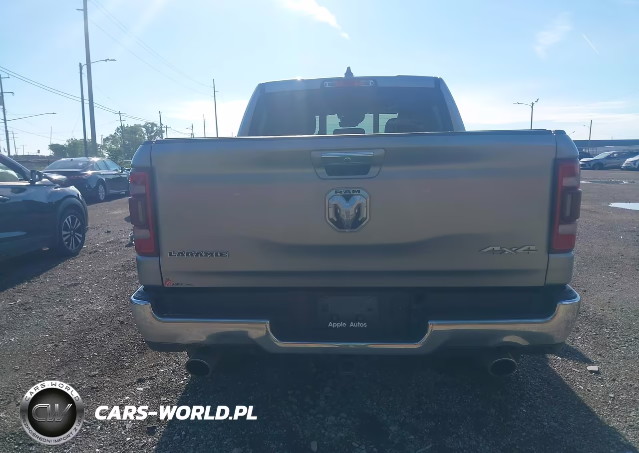 2020 Ram 1500 Laramie 4X4 5'7 Box VIN:1C6SRFJT5LN327423 - 17