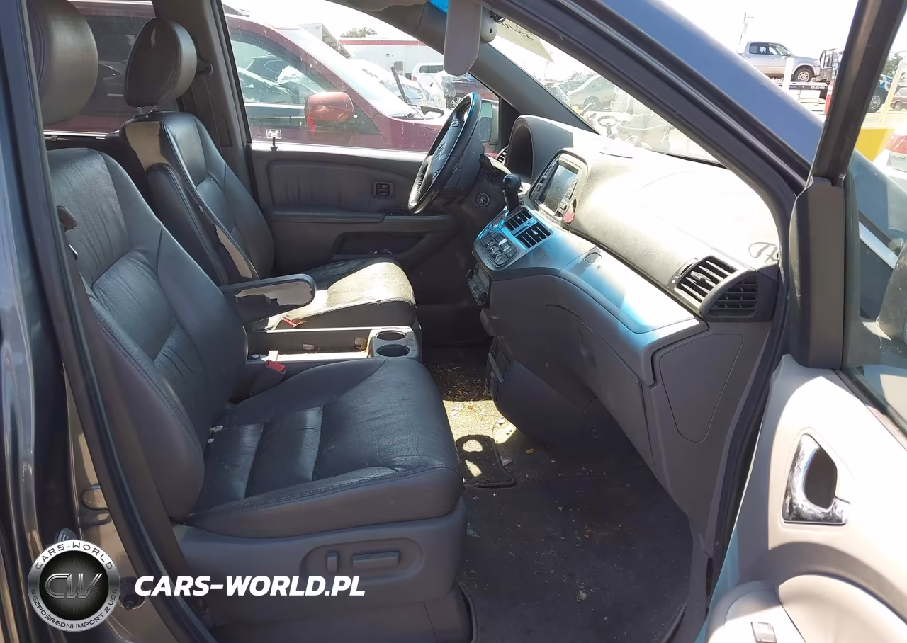 2010 Honda Odyssey Touring VIN:5FNRL3H92AB063946 - 5