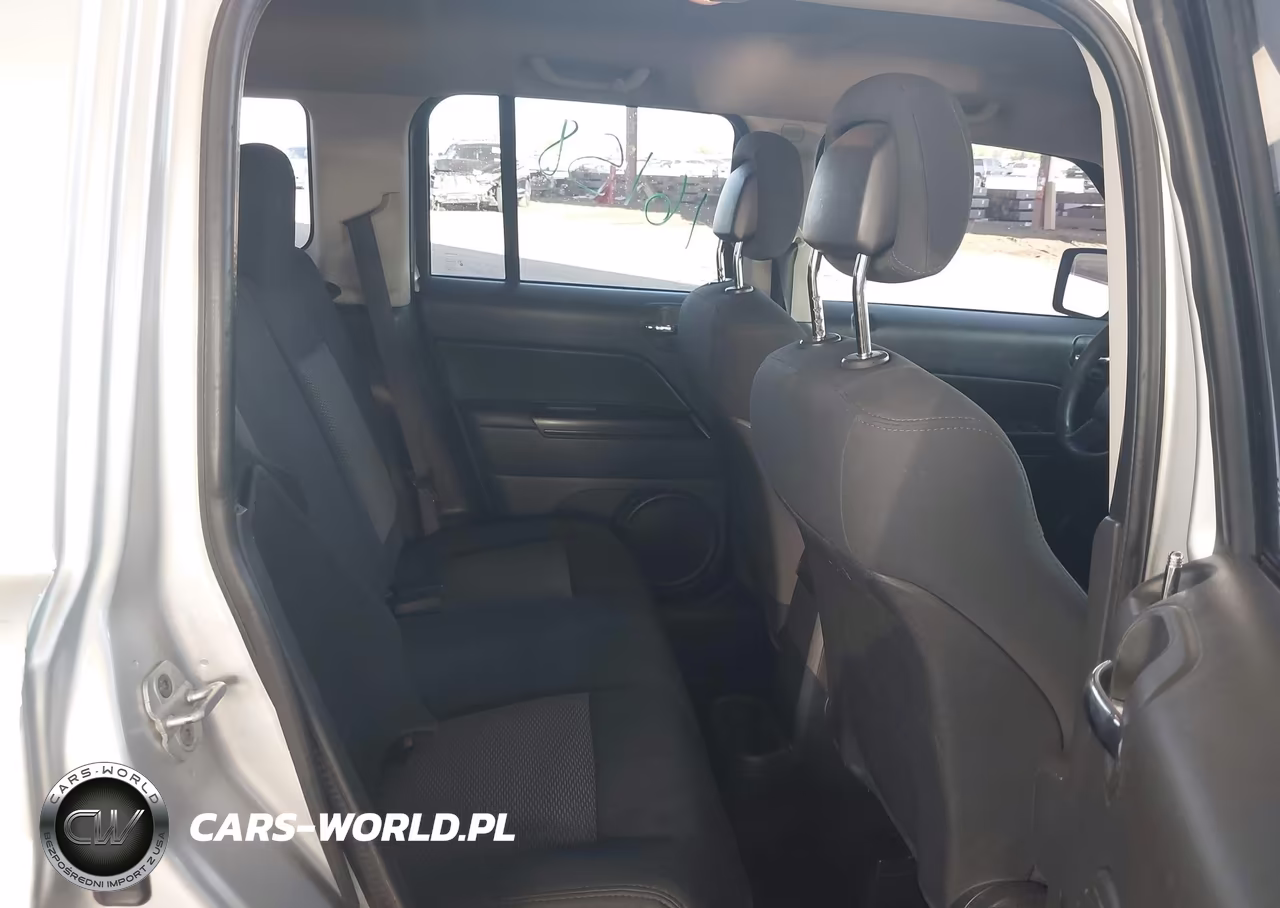 2010 Jeep Patriot Sport VIN:1J4NT2GB6AD659530 - 8